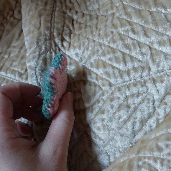 Pink Knitted Star Accessory - Picture 4 of 4